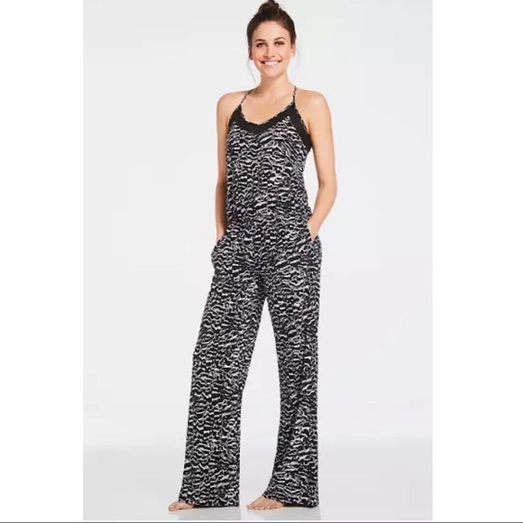 Fabletics Dash Jumpsuit Black White NWT - Picture 1 of 8